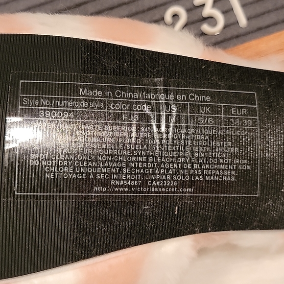 NWT Victoria's secret fur stripped house slippers. Size Medium - Picture 5 of 7